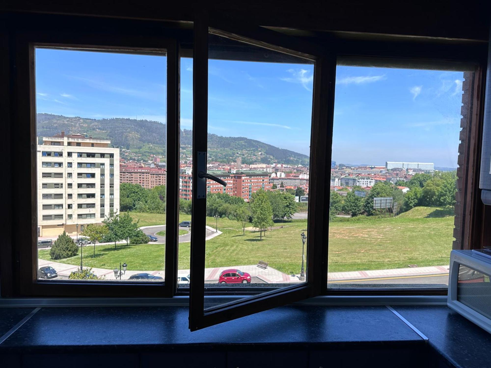 Acogedor Apartamento Con Vistas A La Catedral Y Parking Oviedo Dış mekan fotoğraf